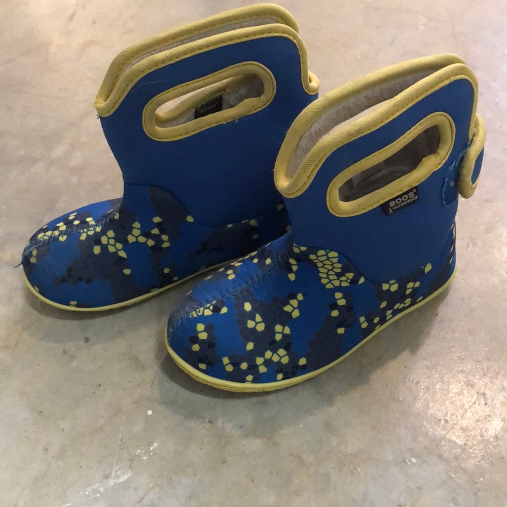BOGS kids boots